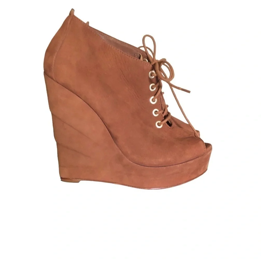 DVF Diane Von Furstenburg Payton Sandlewood Tan Peep Toe Wedge Sandal 7.5